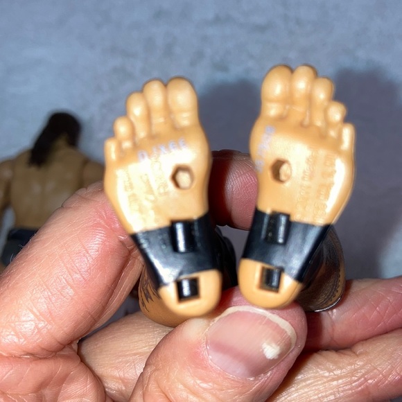 2011 WWE wrestling figures Samoa, The Rock and Neville - Picture 5 of 6